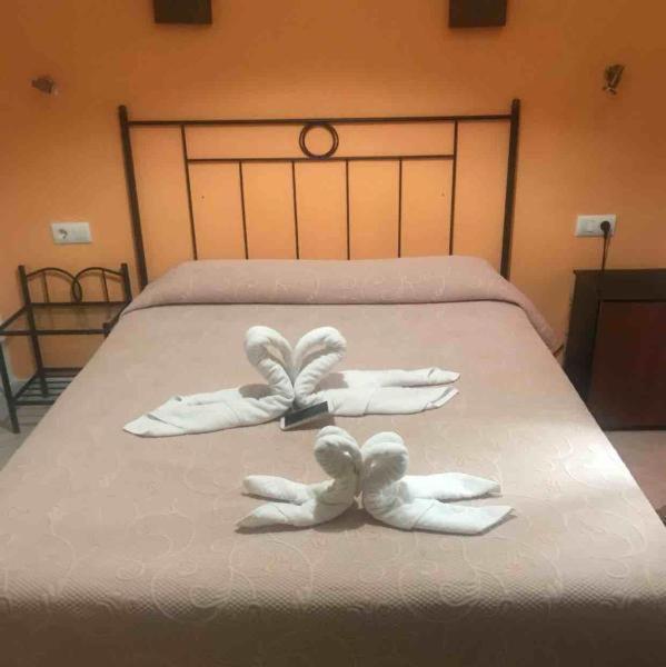 Hostal Malia Конил-де-ла-Фронтера Екстериор снимка